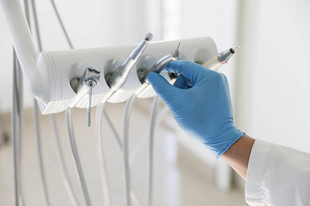 Professional Dental Crowns And Bridges technician working in Villa Park, IL